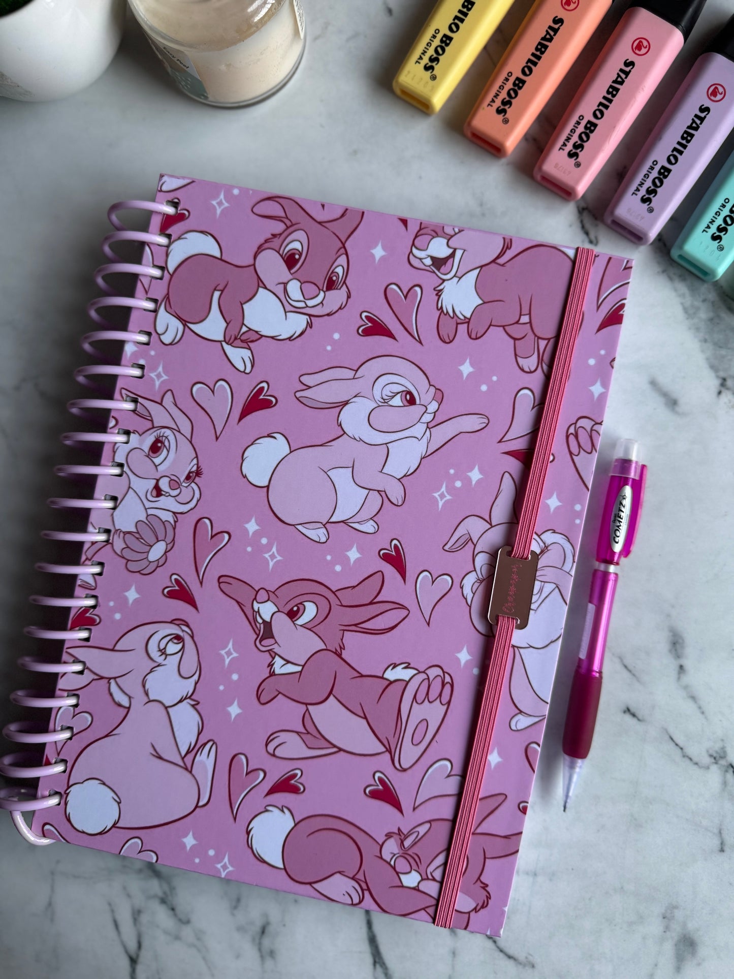CUADERNO CON ESPIRAL PLÁSTICO - 106gramos.